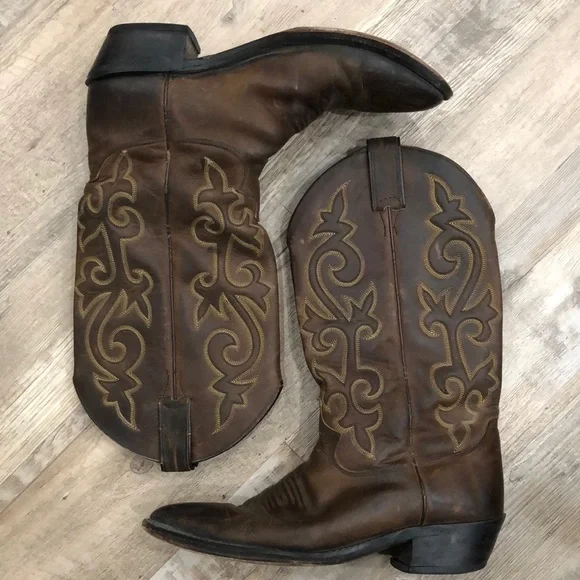 Justin Buck in Brown Boots - Picture 4 of 12